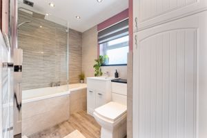 Family Bathroom/WC- click for photo gallery